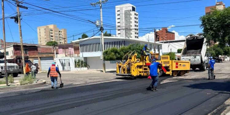 Alcaldía de Maracaibo recupera vialidad en avenidas 13, 13A y 14