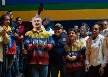 Alcalde Di Martino acompañó al gobernador Caldera en la reinauguración del gimnasio Belisario Aponte
