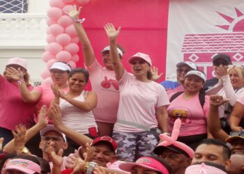 Ana Clara de Di Martino: La Alcaldía de Maracaibo una vez más dijo presente en la gran Caminata Famac