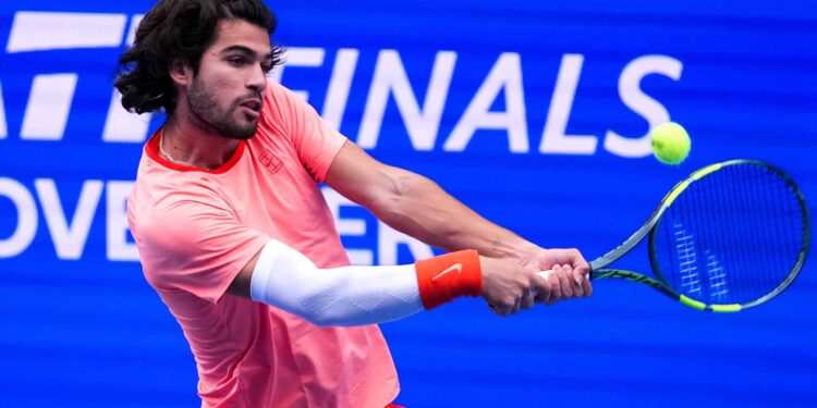 Alcaraz saca su poderío para vencer a Munar y pasar a la final del torneo en Tokio