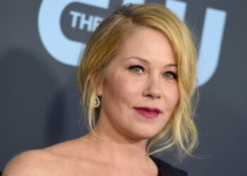 Grave error médico: Christina Applegate revela que su diagnóstico de esclerosis múltiple fue erróneo