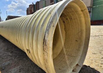 Gobernación del Zulia sustituye 120 metros de colector de aguas servidas en el corredor vial Amparo de Maracaibo