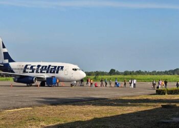 Maracaibo y Santa Bárbara vuelven a conectarse por vía aérea para impulsar la economía zuliana
