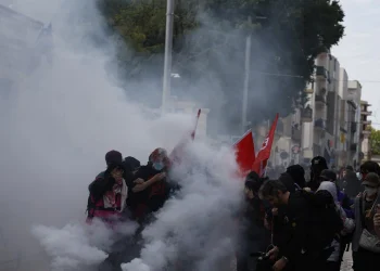 Miles de arrestos, violencia al alza y otras claves de la protesta estudiantil en Francia