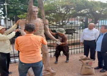 Rescate patrimonial: Regresa al Museo Urdaneta la primera estatua en honor a «El Brillante»