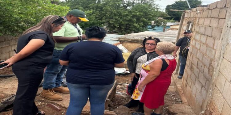 Alcaldía de Maracaibo mantiene atención a familias afectadas por las lluvias y vientos