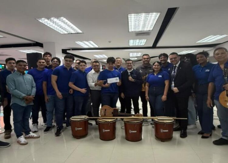 Escuelas y universidades reciben instrumentos profesionales de la Fundación Gaiteros de Corazón