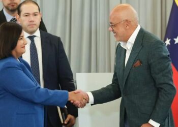 Gobierno y oposición acuerdan revisar la ley utilizada para las inhabilitaciones políticas