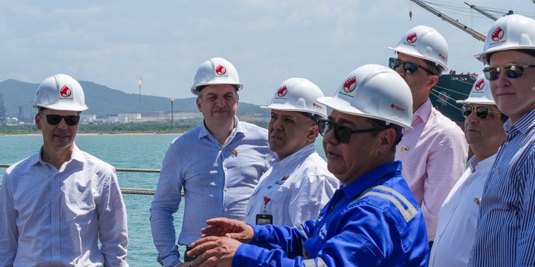 Venezuela envía miles de toneladas de este recurso estratégico a EE.UU.