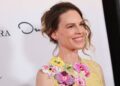 La actriz Hilary Swank anuncia que está esperando a su tercer hijo a los 52 años