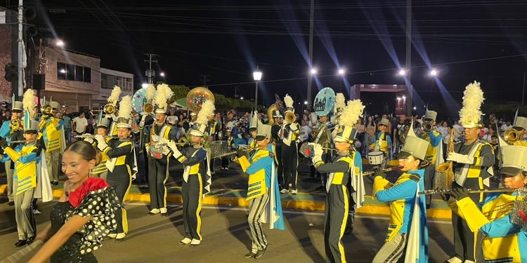 Con éxito se lleva a cabo el tradicional desfile municipal por la 55.ª Edición de la Feria de la Virgen del Rosario en Cabimas