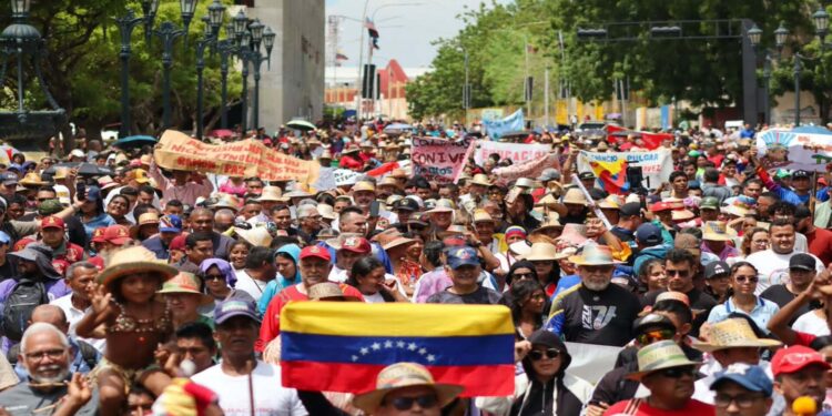 En Maracaibo salió el pueblo a la calle en tributo a la ‘Resistencia Indígena’