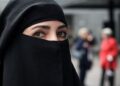Irán radical: Gobierno endurece su postura y advierte que castigará la «desnudez» de mujeres sin velo