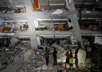 Recuperan el cuerpo de una víctima del doble terremoto en La Guaira