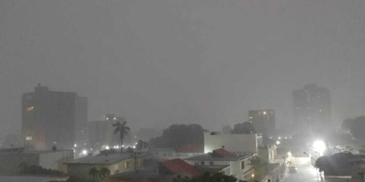 Maracaibo y San Francisco amanecen bajo lluvias este 21 de octubre