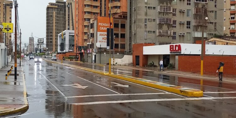 Bomberos de Maracaibo informa que no se han reportado incidencias graves por lluvias