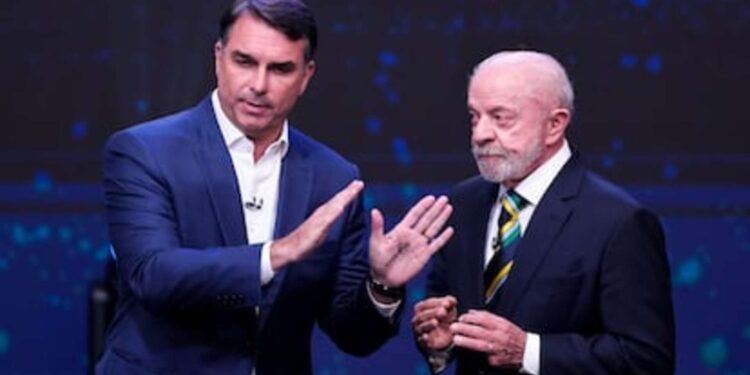 Lula y Flávio Bolsonaro utilizan la corrupción como arma para atacarse en pleno debate