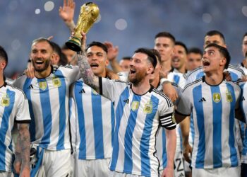 La despedida de Messi inicia con homenajes antes de su último partido
