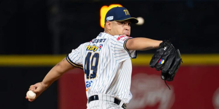 Navegantes del Magallanes cae ante los Tiburones durante la jornada inaugural de la temporada 2026-27 de la LVBP