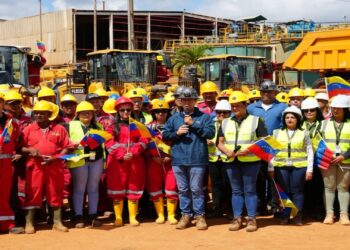 Presidenta Delcy Rodríguez anuncia entrega de maquinarias en CVM para aumento productivo de la minería aurífera