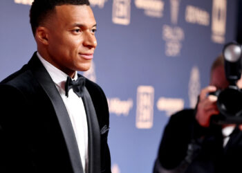 Mbappé pide disculpas al pueblo chino tras comentarios sobre un meme que lo compara con Mao Zedong