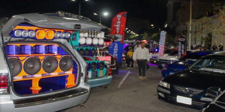 Maracaibo Motor Fest reunió a más de 500 vehículos y cientos de visitantes en el casco central
