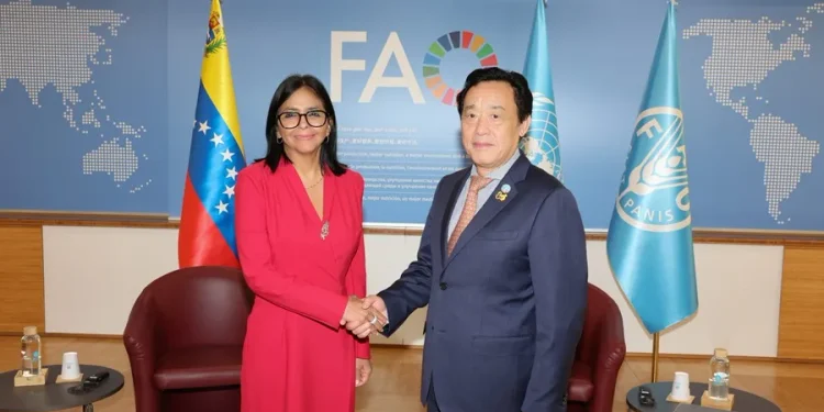 Delcy Rodríguez habla de seguridad alimentaria mundial con el director general de la FAO