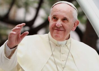 Francisco en primera persona: El libro del Papa saldrá a la venta el próximo 24 de noviembre