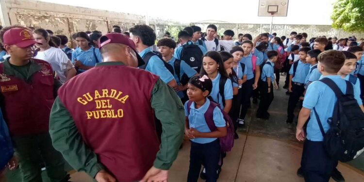 Con éxito realizan Simulacro Nacional de Gestión de Riesgos en escuelas del Zulia para fortalecer la cultura de prevención