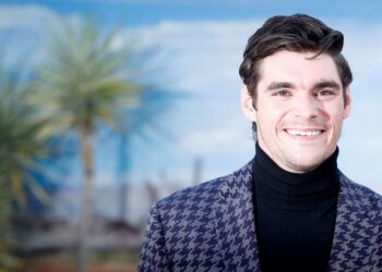 Muere a los 34 años el actor que interpretó al hijo de Walter White en ‘Breaking Bad’