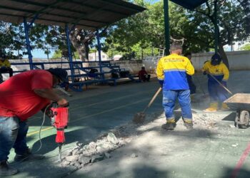 Alcaldía de Maracaibo inicia la recuperación de la plaza y del complejo deportivo Astolfo Romero