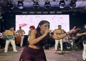 Jean Carlos Centeno, Felipe Peláez, Jorge Celedón y Ámbar García en concierto de vallenato