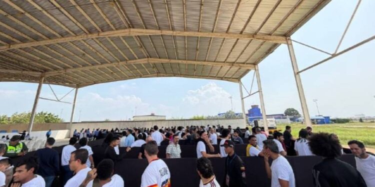 Reportan la llegada de más de 350 venezolanos repatriados en dos vuelos desde EE. UU.