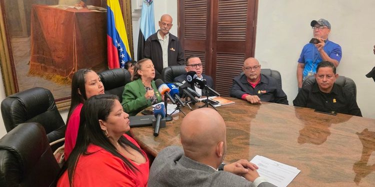 Legisladores rechazan violencia que regresó para destruir servicios públicos recuperados