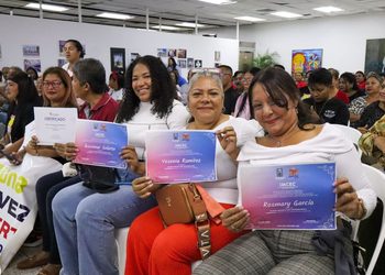 Alcaldía de Maracaibo certificó en oficios socioproductivos a 270 integrantes del Poder Popular