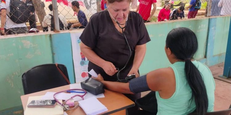 Jornada médica integral atiende a más de 260 estudiantesde la Universidad Politécnica Territorial de Maracaibo