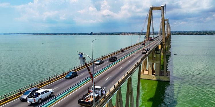 Gobernador Luis Caldera da inicio a trabajo de reconstruccióndel sistema de iluminación del Puente General Rafael Urdaneta