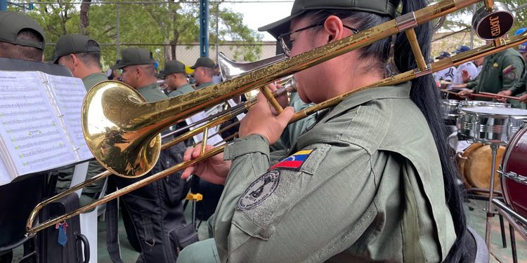 Secretaría de Cultura y la Uptma evalúan competencias musicales de integrantes de bandas de paz y marciales