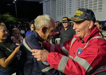 Alcalde Di Martino: labor de bomberos trasciende los límites de la Patria