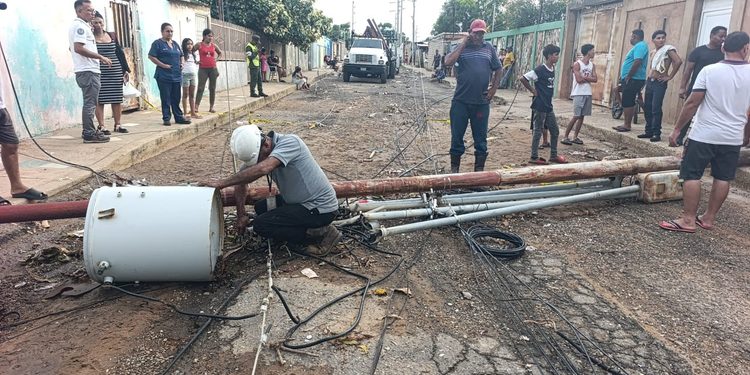Alcaldía de Maracaibo solventa afectaciones eléctricas tras fuertes lluvias