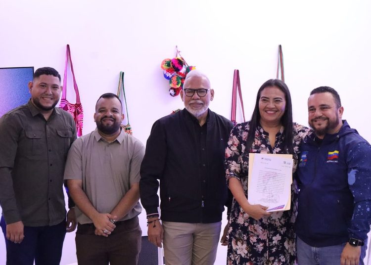 Alcaldía de Maracaibo entregó vistos buenos y registros ancestrales a iglesias y vasallos