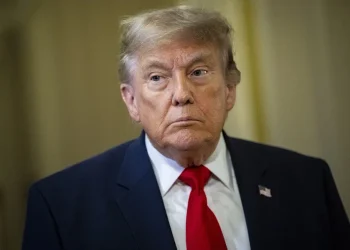 Trump sugiere que se debería «disparar» a quienes filtran información clasificada en Estados Unidos
