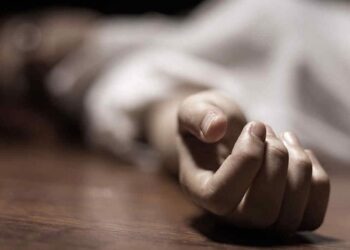 Fallece una joven y su familia sufre graves quemaduras por la explosión de una moto en su casa