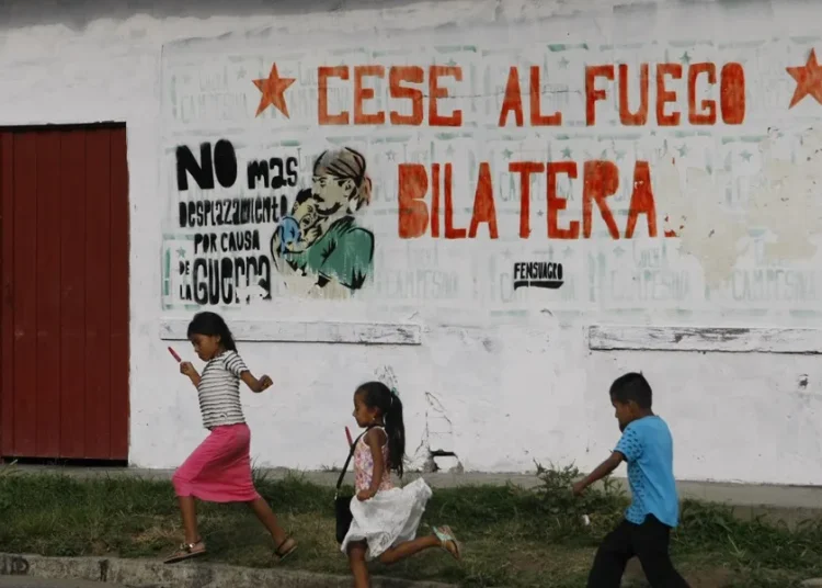 ONU alerta sobre los riesgos para niños en Colombia por el reclutamiento forzado y el mercenariado