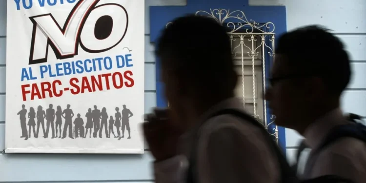 El plebiscito cumple 10 años en Colombia, un país que aún sigue polarizado por la paz
